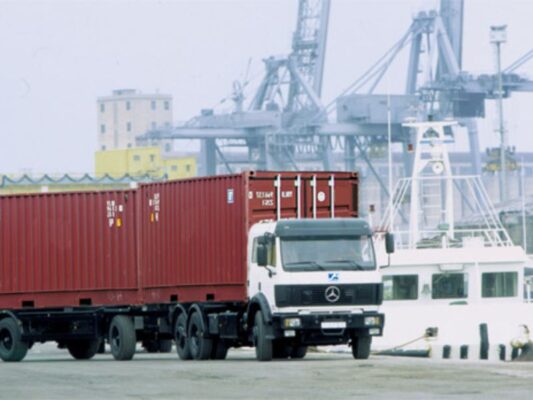 Chieu cao xe container 4 - chiều cao xe container hiện nay có quy định như thế nào?
