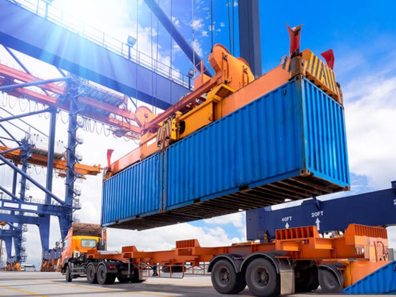 Container 45 feet hoặc 53 feet có khả năng chứa và vận chuyển hàng hóa nhiều hơn